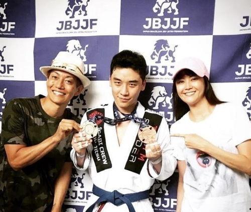 日本社长爆料娱乐圈事件,揭秘明星背后的秘密  第1张 日本社长爆料娱乐圈事件,揭秘明星背后的秘密  第1张